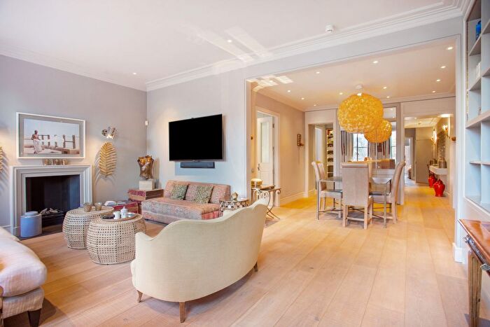 3 Bedroom Flat To Rent In Cadogan Gardens, London, SW3