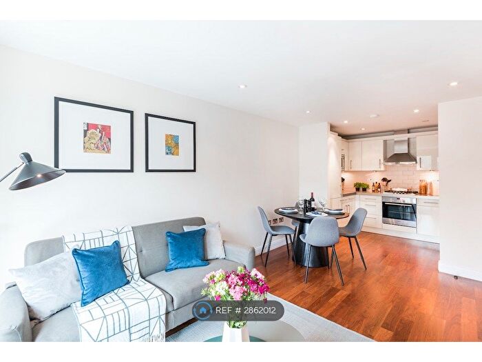 1 Bedroom Flat To Rent In Goswell Road, London, EC1M
