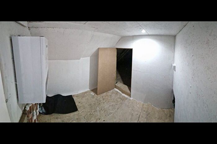 1 Bedroom Studio To Rent In Dorset Road, London, SW19
