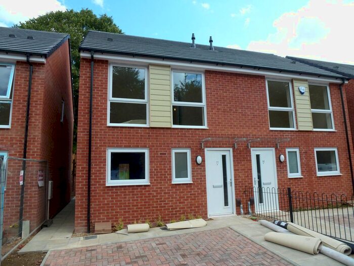 3 Bedroom End Of Terrace House To Rent In Brodwell Grove, Nottingham, NG3