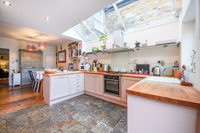 2 Bedroom End Of Terrace House To Rent In Sandycombe Road, Richmond, TW9
