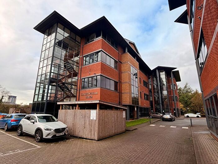 1 Bedroom Flat To Rent In Windsor Street, Sandringham House, M5