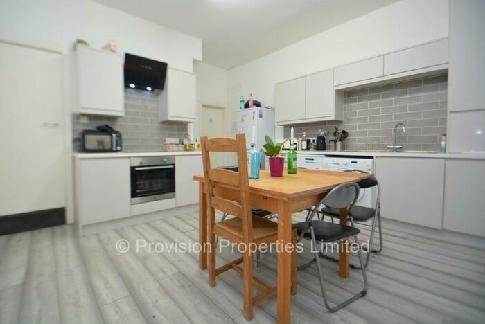 5 Bedroom Terraced House To Rent In Wrangthorn Terrace, Hyde Park, Leeds, LS6