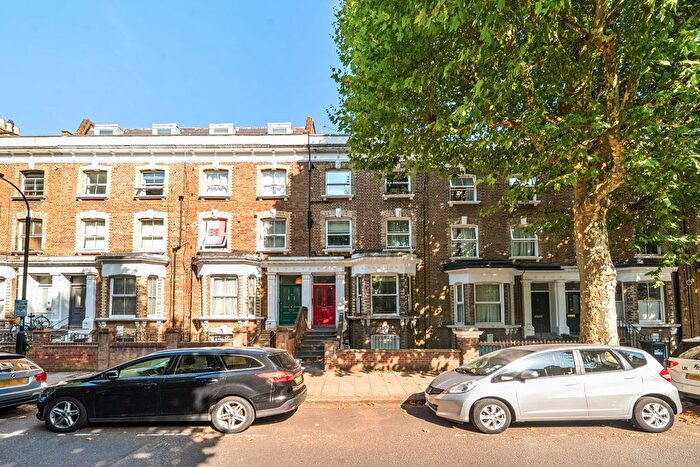 2 Bedroom Flat To Rent In Loftus Road, London, W12
