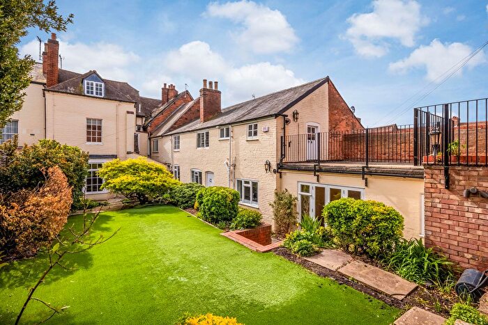 5 Bedroom Town House To Rent In High Street, Warwick, Warwickshire, CV34