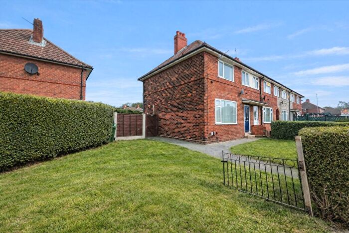 3 Bedroom Semi Detached House To Rent In Waincliffe Garth, Leeds, West Yorkshire, LS11