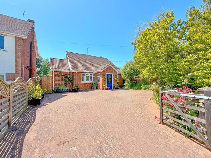 3 Bedroom Detached House For Sale In Hinton Road, Woodford Halse, NN11