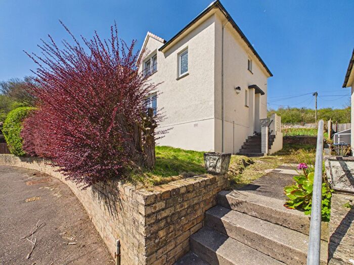 3 Bedroom Semi-Detached House For Sale In Hutchison Drive, Darvel, KA17