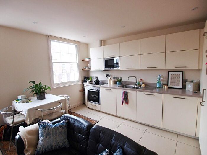 1 Bedroom Flat To Rent In Amwell Street, London, EC1R