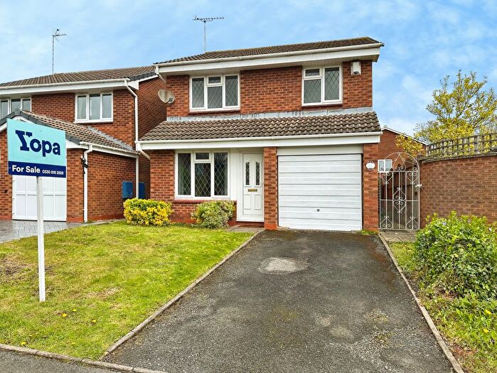 3 Bedroom Detached House For Sale In Clewley Drive, Wolverhampton, WV9