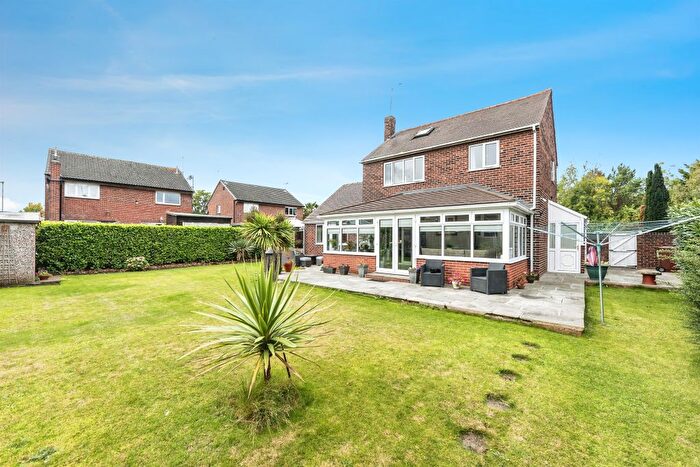 4 Bedroom Detached House For Sale In Stranglands Lane, Knottingley, WF11