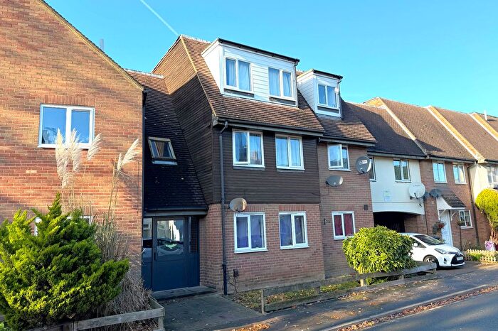 1 Bedroom Flat For Sale In Park Street, Slough, SL1