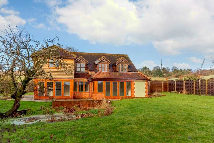 4 Bedroom Detached House To Rent In The Old Dairy House, Guildford, GU3