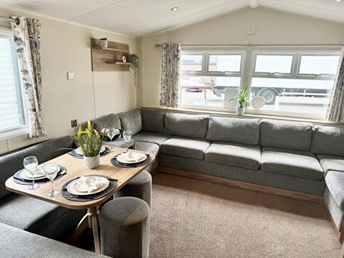 3 Bedroom Park Home For Sale In Walton Avenue, Felixstowe, IP11