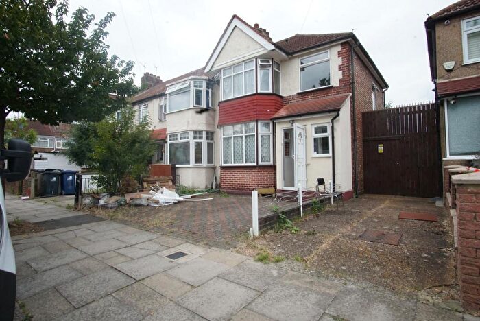 4 Bedroom Semi-Detached House To Rent In Rydal Crescent, Perivale, Greenford, UB6