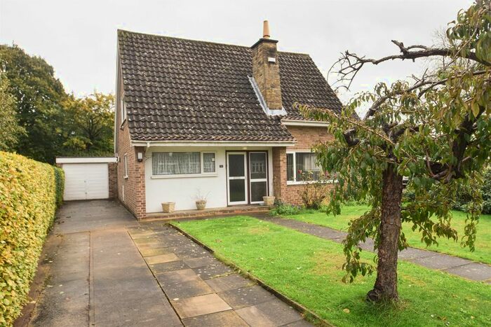 3 Bedroom Detached Bungalow To Rent In The Coppice, Bishopthorpe, York, YO23