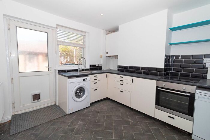 2 Bedroom Cottage To Rent In Church Street, Biggleswade, SG18