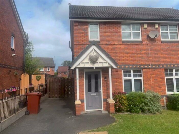 2 Bedroom Semi-Detached House To Rent In Chiseldon Avenue, Peel Hall, M22