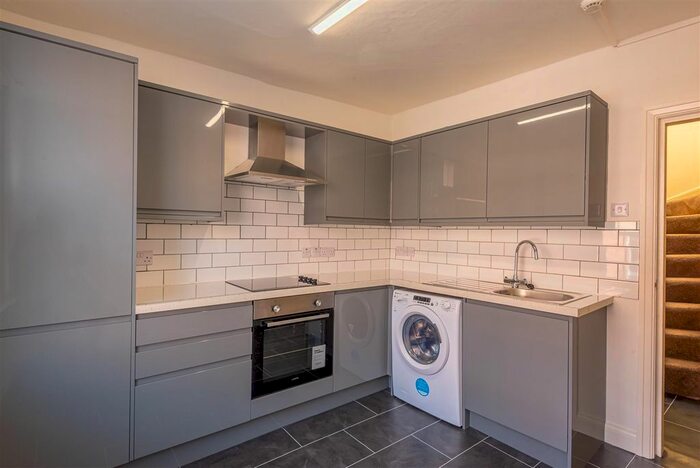 3 Bedroom Flat To Rent In Walmgate, York, YO1