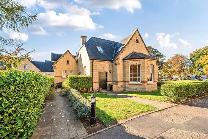 2 Bedroom Flat For Sale In Kingsley Avenue, Fairfield, Hitchin, SG5