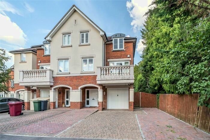 5 Bedroom Semi-Detached House To Rent In Symeon Place, Caversham, Reading, Berkshire, RG4