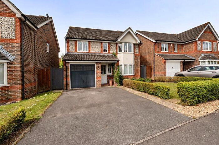 4 Bedroom Detached House For Sale In Almond Drive, Thatcham, RG18