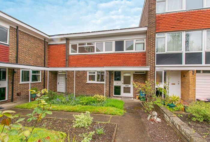 3 Bedroom House To Rent In Bracewood Gardens, East Croydon, Croydon, CR0