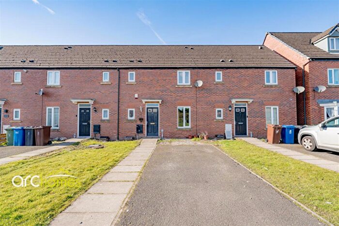 3 Bedroom Town House To Rent In Railway Street, Atherton, Manchester, M46