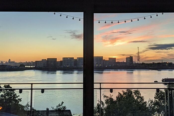 2 Bedroom Flat For Sale In Hill House, London, SE28