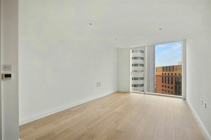 1 Bedroom Flat To Rent In Tennyson Apartments, Saffron Central Square, Croydon, CR0