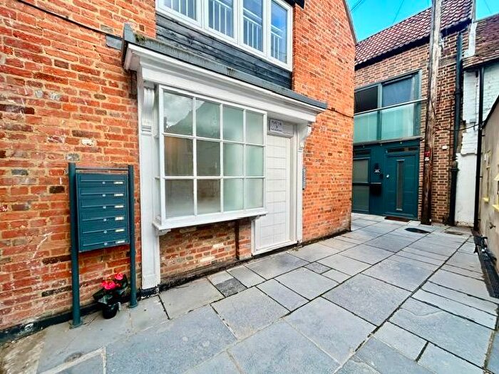 2 Bedroom Flat To Rent In Flat, The Borough, Farnham, GU9