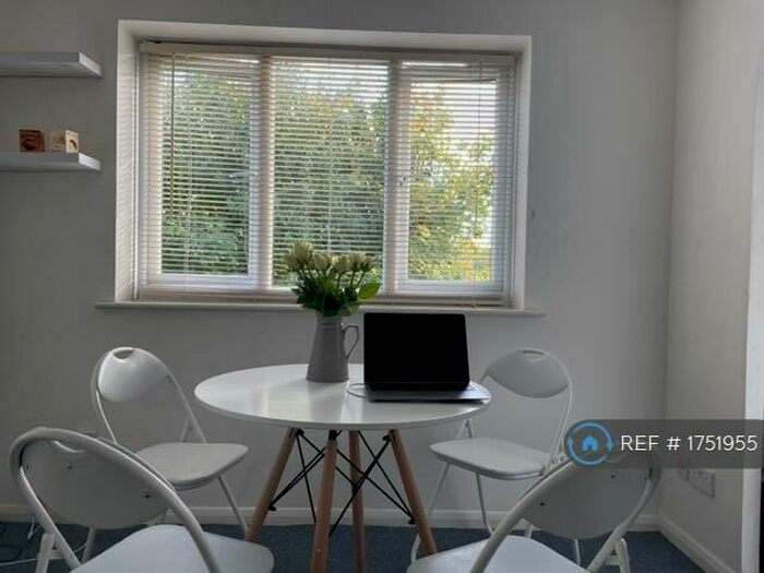 1 Bedroom Flat To Rent In Waddington Close, London, EN1