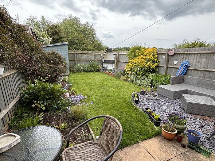 3 Bedroom End Of Terrace House For Sale In New Bridge Road, Glen Parva, Leicester, Leicestershire., LE2