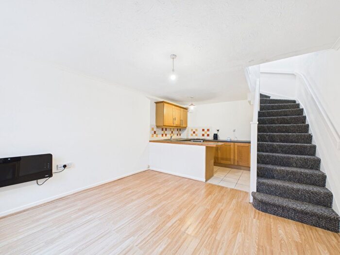 1 Bedroom Terraced House To Rent In Shellfield Close, Staines-Upon-Thames, Surrey, TW19