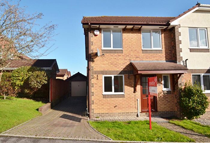 3 Bedroom Semi Detached House To Rent In Broadstone, BH18