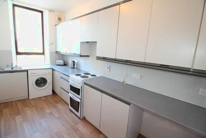 2 Bedroom Flat To Rent In Crown Terrace, Aberdeen, AB11