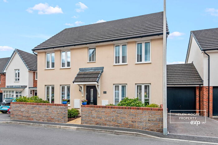 4 Bedroom Detached House For Sale In Kerswell Close, Ivybridge, Devon, PL21
