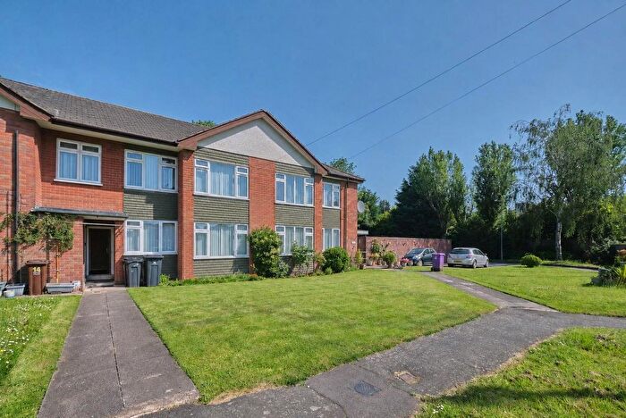 2 Bedroom Flat For Sale In Manor Street, Wolverhampton, West Midlands, WV6
