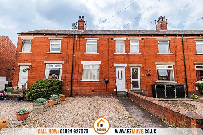 3 Bedroom Terraced House For Sale In Farfield Avenue, Batley, WF17