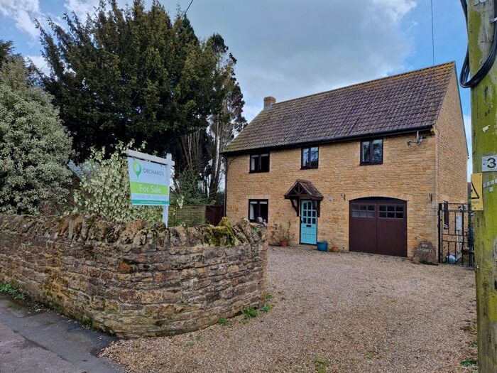 4 Bedroom Detached House To Rent In Langlands, Stoke-Sub-Hamdon, TA14