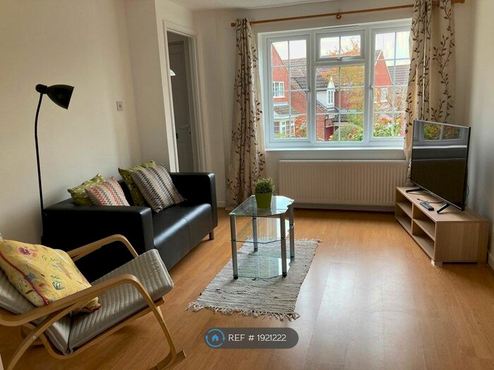 3 Bedroom Terraced House To Rent In Ashdales, St Albans, AL1