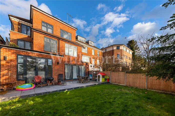 2 Bedroom Flat To Rent In Finchley Road, London, NW11