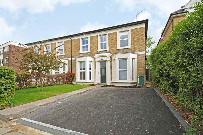 5 Bedroom Property To Rent In Alexandra Grove, North Finchley, N12