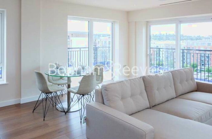 2 Bedroom Apartment To Rent In Beaufort Square, Colindale, NW9