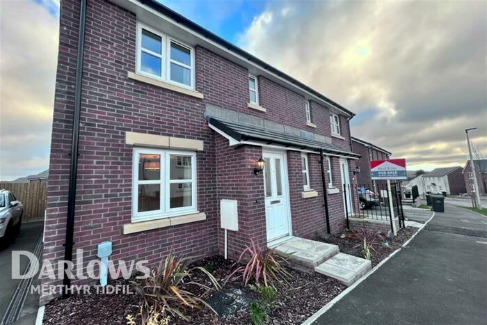 3 Bedroom Semi-Detached House To Rent In Carn Y Cefn, NP23