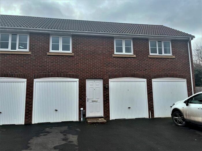 2 Bedroom Property To Rent In Clayhill Drive, Yate, Bristol, BS37