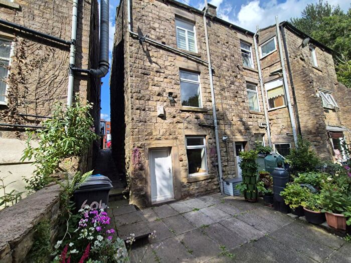 2 Bedroom Terraced House For Sale In Huddersfield Road, Oldham, OL4