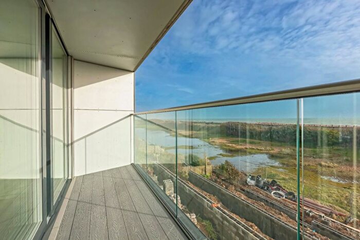 3 Bedroom End Of Terrace House For Sale In Brighton Road, Lancing, BN15