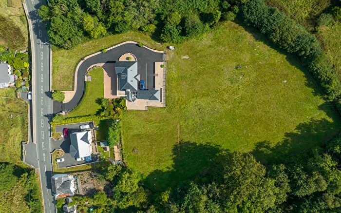 4 Bedroom Farm For Sale In Carmarthen Road, Llanybydder, SA40