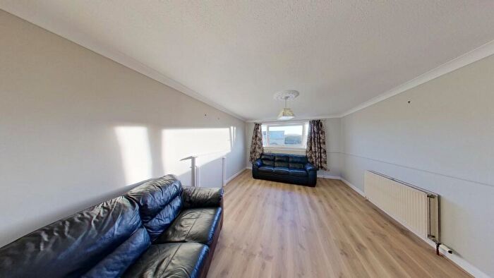 2 Bedroom Flat To Rent In Calder Drive, Edinburgh, EH11